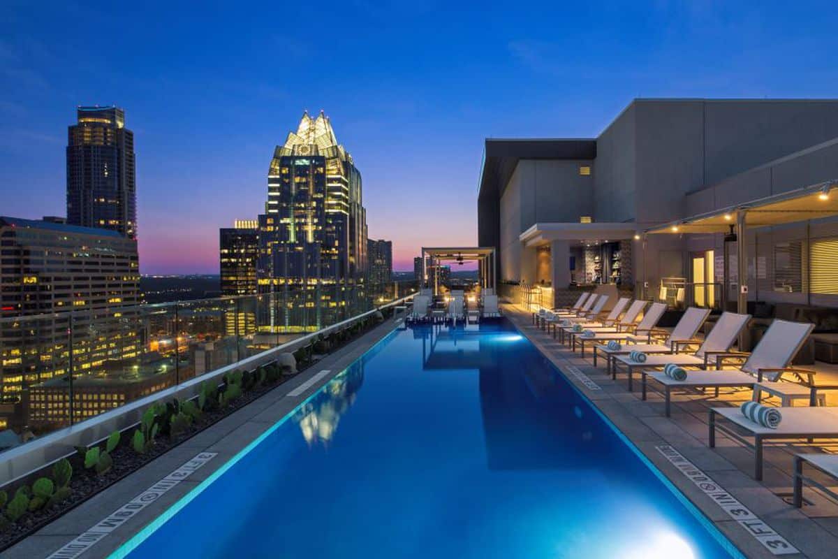 AZUL ROOFTOP LOUNGE